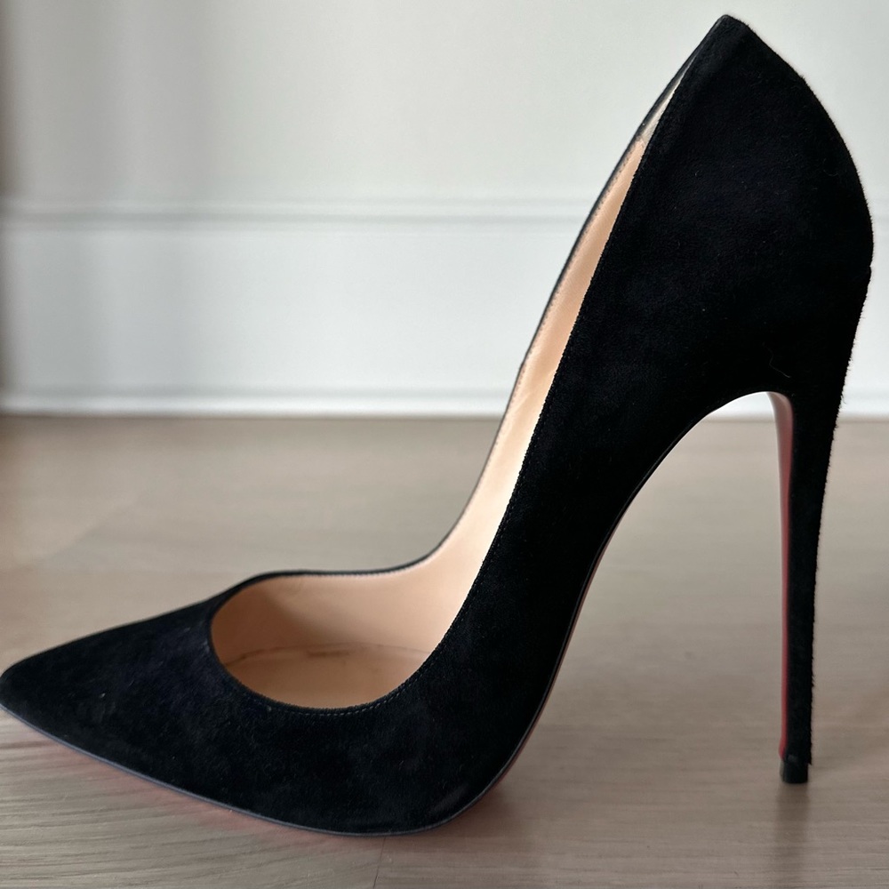So Kate Pump Christian Louboutin. Like new.Black suede sky high heels. Size 39